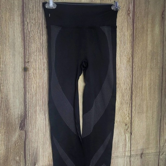 Victoria's Secret Pink Active Seamless Tight Legging Color Black Size Small NWT - Picture 2 of 7